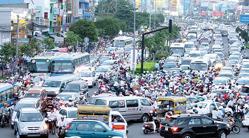 Thu phí tự động ô tô vào trung tâm TP.HCM: Giảm kẹt xe hay thu tiền?
