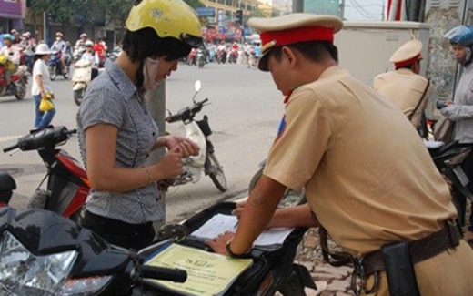 Có quy trình để cấm CSGT “vẫy xe, xem giấy tờ” rồi cho đi