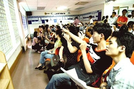 Dòng vốn ngoại vào TTCK: Vào, ra không dễ