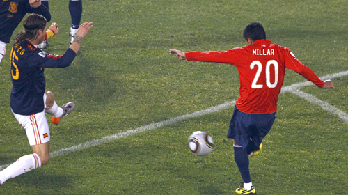 Chile - Tây Ban Nha 1-2: Kẻ thua, người thắng cùng hưởng niềm vui