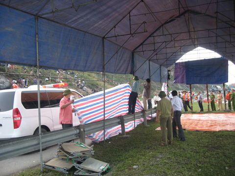 Nhận diện 15/15 thi thể, tiếp tục tìm 5 người còn lại