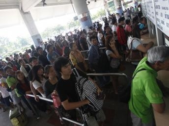 Thái Lan: Người dân ồ ạt chạy lụt khỏi Bangkok