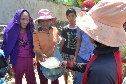 Hàng trăm ngư dân đổ xô ra biển tìm cổ vật