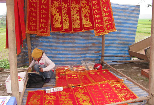 "Cãi" thánh thần: Gặp người viết “Công văn gửi thánh”