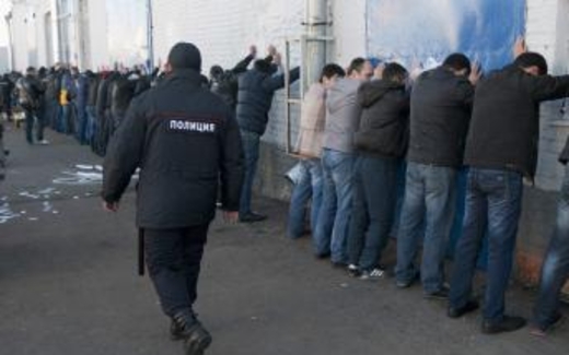 Trước làn sóng bài ngoại dâng cao, Nga gia tăng bố ráp người nhập cư