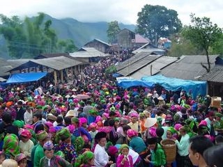 Chợ tình ở vùng cao: Cái tình không bán