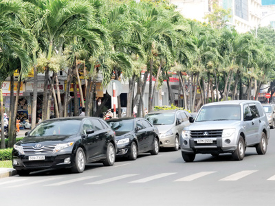 Thu phí bảo trì đường bộ vào tháng 7.2012