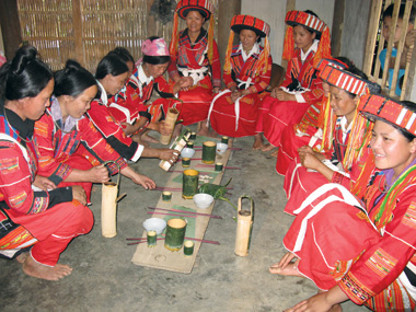 Rượu thuốc quý của dân tộc Dao vùng Tây Bắc