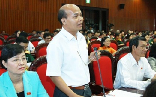 Vụ chôn thuốc trừ sâu, ĐBQH Đỗ Văn Đương: “Khởi tố bắt tạm giam ngay được...”