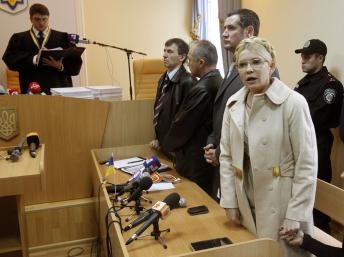 Cựu Thủ tướng Ukraina Tymoshenko bị kết án 7 năm tù về tội lạm quyền