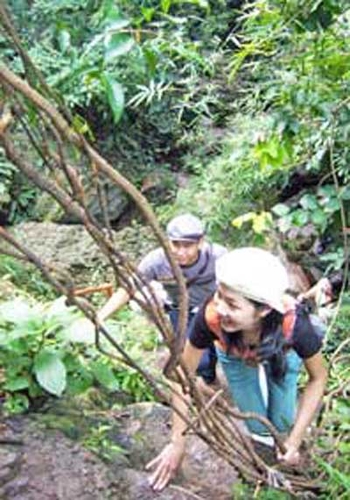 Chinh phục "sơn nữ" Liêng Rơwoa