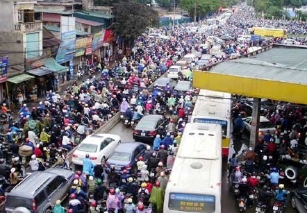 Đi nước ngoài 2 năm bị xóa tên khỏi hộ khẩu?