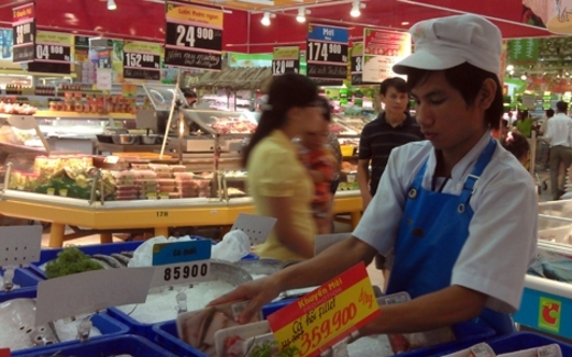 ‘Điều chỉnh ngay lương, nhiều doanh nghiệp nguy cơ phá sản'