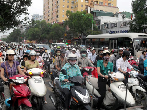 Thu phí bảo trì đường bộ: Quá gấp gáp!