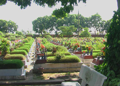 Chi tiền tỷ để mua đất... cho người cõi âm