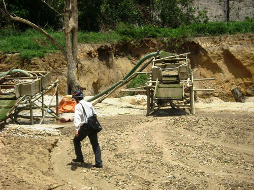 "Vàng tặc" lộng hành: Tai nạn rình rập