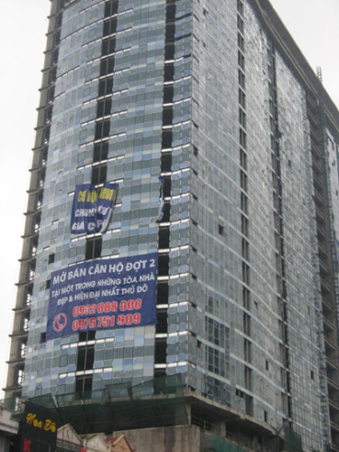 Sóng bán tháo nhà đất cuối năm