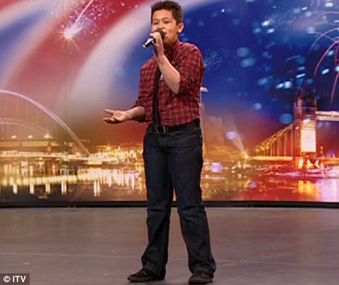 "Giọng ca xấu xí" có đối thủ đáng gờm