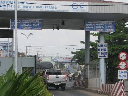 Chạy trời không khỏi… trạm thu phí
