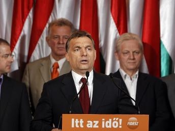 Châu Âu yêu cầu Hungary sửa đổi ngay các luật lệ gây tranh cãi