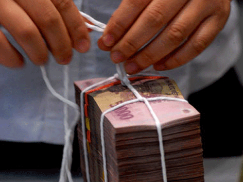 Lương tối thiểu chung lên 830.000 đồng/tháng
