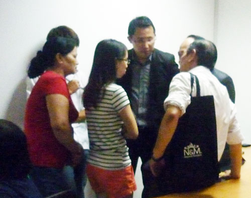 Phụ huynh đề nghị cấm xuất cảnh Tổng giám đốc Raffles VN