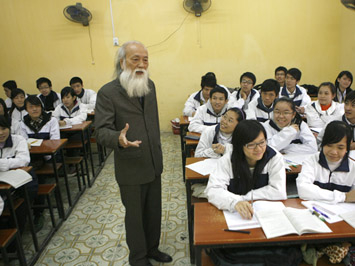 PGS.TS Văn Như Cương: Giáo dục Việt Nam đang vá víu cục bộ?