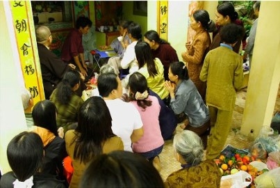 Bỏ lối "lên đồng" trong việc ra quyết sách