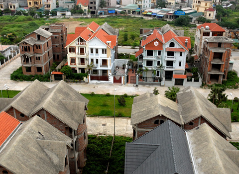 Hai bộ bất đồng về chuyện bán nhà trên giấy