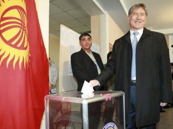 Kyrgyzstan: Bầu tổng thống mới với hy vọng vãn hồi ổn định