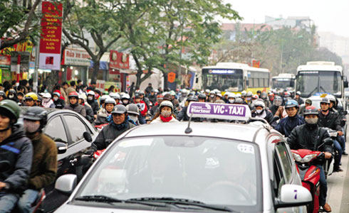 Ngày đầu đổi giờ học: Học sinh, nhà trường đều mệt mỏi