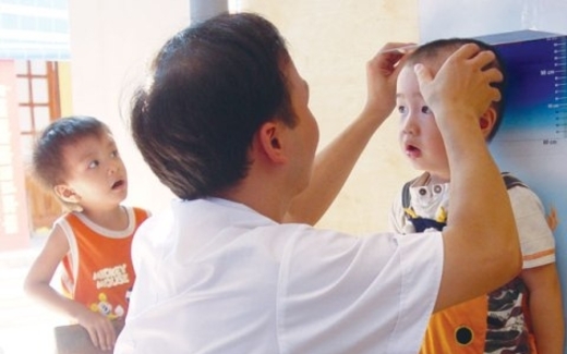 Nhảy múa những con số 'tầm vóc giống nòi'