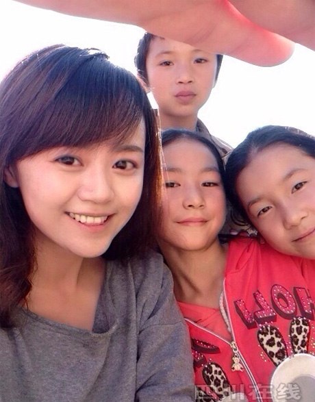 Nữ thạc sĩ TQ xinh đẹp bỏ thành phố về nông thôn dạy tiểu học