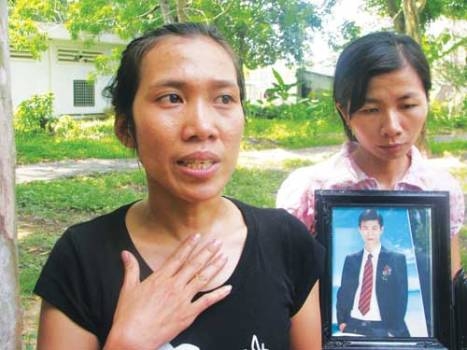 Chưa khởi tố thiếu tá "gạ tình" là rất khó hiểu