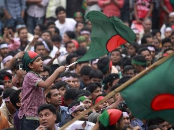 Biểu tình lớn tại thủ đô Bangladesh sau vụ sát hại blogger
