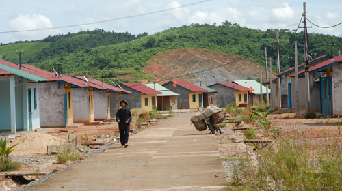 Tái định cư thủy điện: Dân phải bỏ nhà vào núi