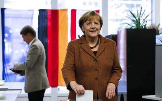Bầu cử Đức: Thủ tướng Merkel, khối bảo thủ thắng