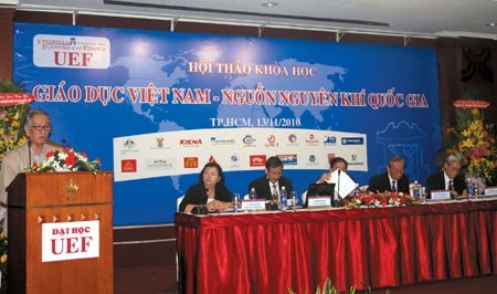 Đại học - vẫn bên lề hiện thực xã hội