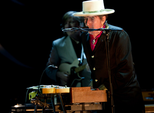 Ca sĩ Việt ngẫu hứng với nhạc Trịnh