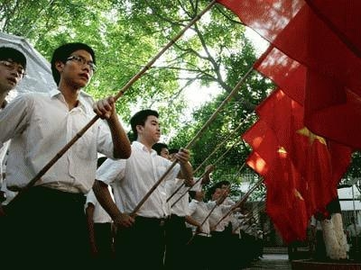 Đổi tên trường Ams: 'Tiếp tục nghĩ'