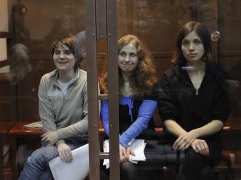 Tòa phúc thẩm xử ban nhạc Pussy Riot: Hai y án, một được trả tự do