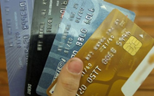 Ngân hàng dễ dãi mở thẻ tín dụng