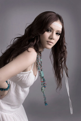 Lý Nhã Kỳ học trường dành cho... cún?