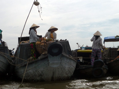 Bóng hồng trên sông nước Ninh Kiều