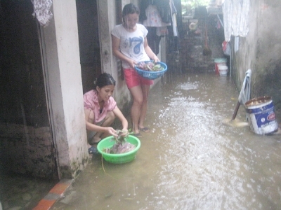 Khoảng lặng đời công nhân: 'Kéo cày' và ngủ