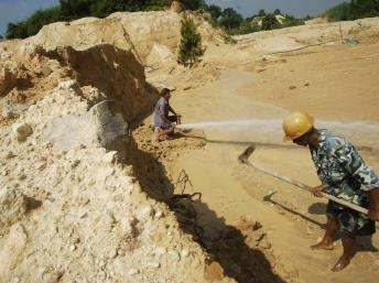 Nhật yêu cầu Trung Quốc không hạn chế xuất khẩu kim loại hiếm